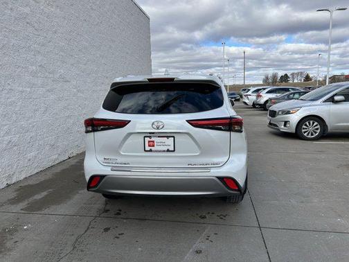 2023 Toyota Highlander Platinum