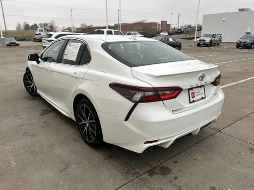 2023 Toyota Camry SE