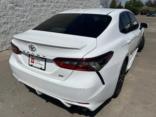 Ice Cap 2024 Toyota Camry SE