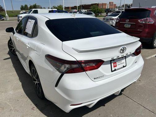 Ice Cap 2024 Toyota Camry SE