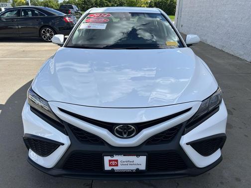 Ice 2024 Toyota Camry SE