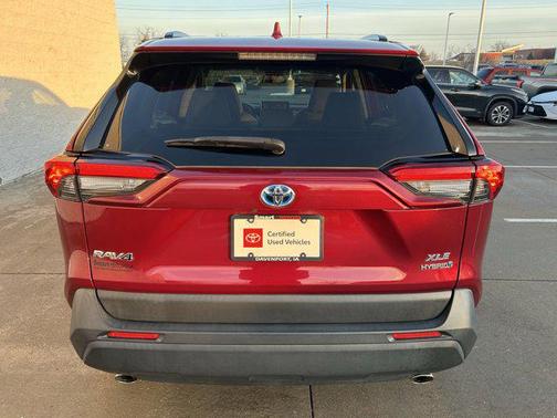 2022 Toyota RAV4 Hybrid XLE Premium