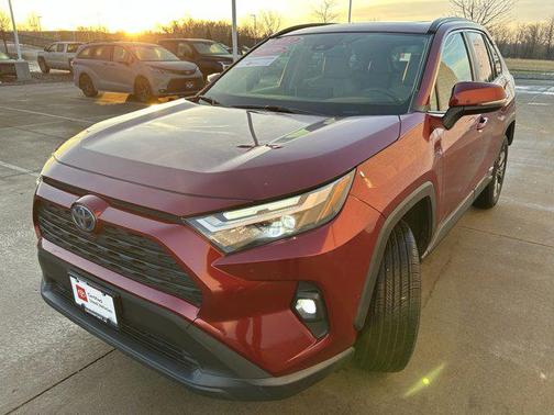 2022 Toyota RAV4 Hybrid XLE Premium