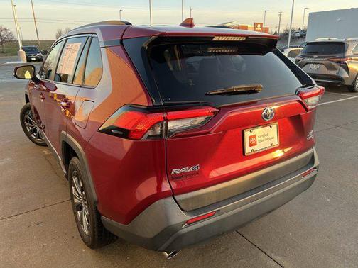 2022 Toyota RAV4 Hybrid XLE Premium