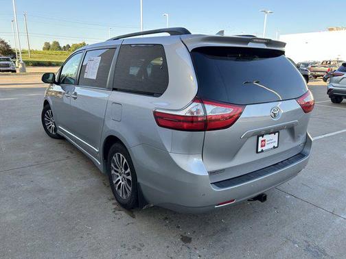 2018 Toyota Sienna XLE Premium