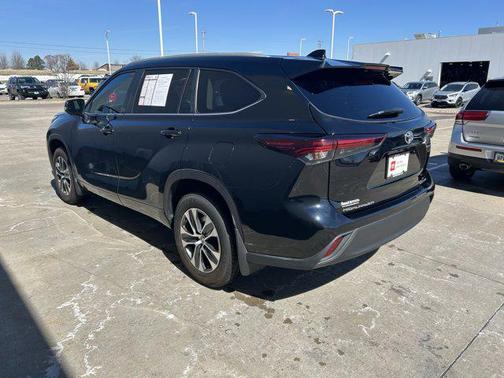 2025 Toyota Highlander XLE