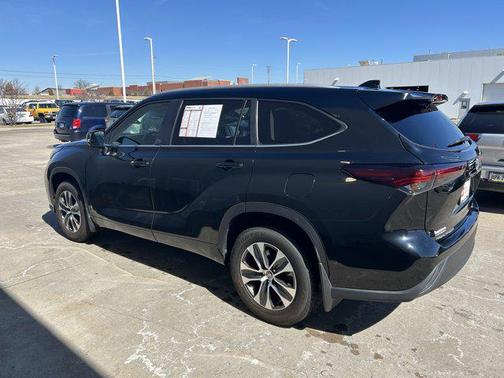 2025 Toyota Highlander XLE