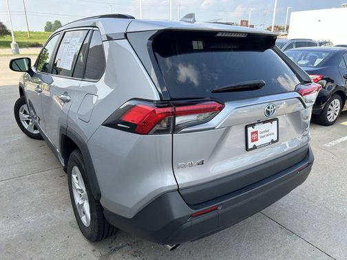 2020 Toyota RAV4 Hybrid XLE