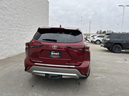 2025 Toyota Highlander Platinum