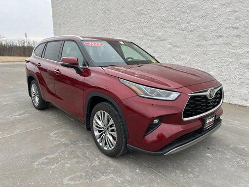 2025 Toyota Highlander Platinum