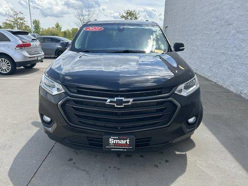 Mosaic Black Metallic 2021 Chevrolet Traverse Premier