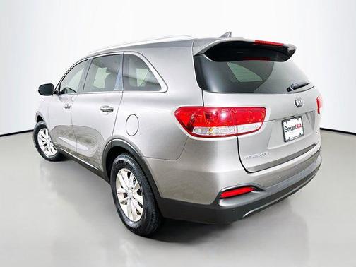 Titanium Silver 2017 Kia Sorento LX