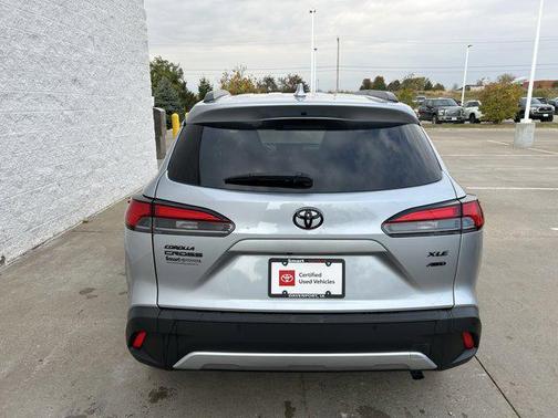 2022 Toyota Corolla Cross XLE