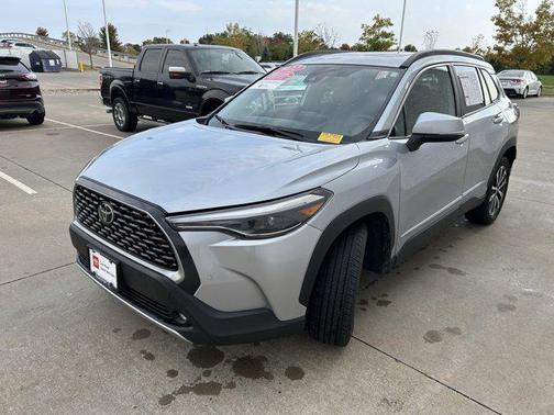 2022 Toyota Corolla Cross XLE