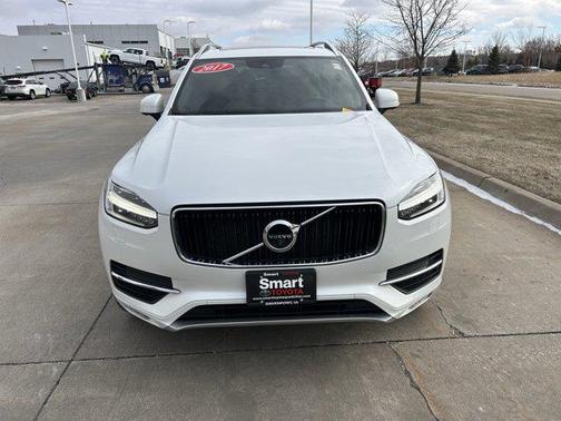 2017 Volvo XC90 T6 Momentum