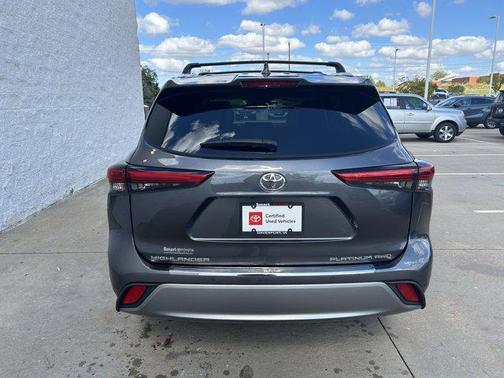 2022 Toyota Highlander Platinum