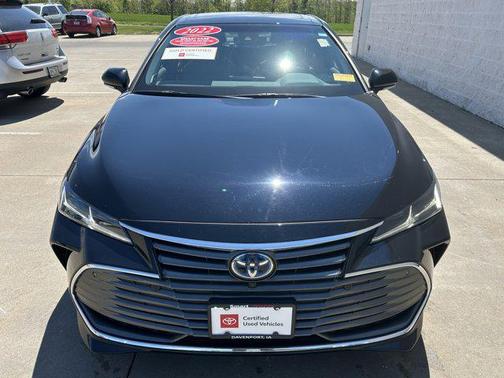 Midnight Black Metallic 2022 Toyota Avalon Hybrid Limited