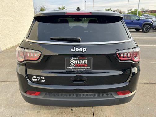 Diamond Black Crystal Pearlcoat 2024 Jeep Compass Sport