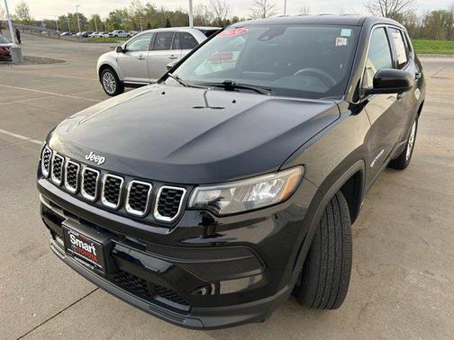Diamond Black Crystal Pearlcoat 2024 Jeep Compass Sport