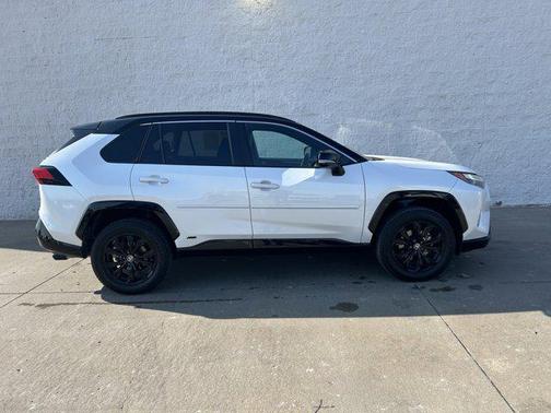 2023 Toyota RAV4 Hybrid SE