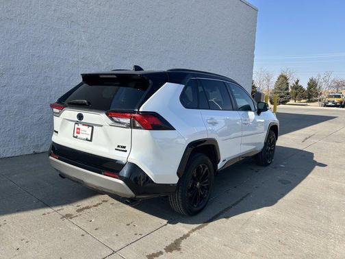2023 Toyota RAV4 Hybrid SE