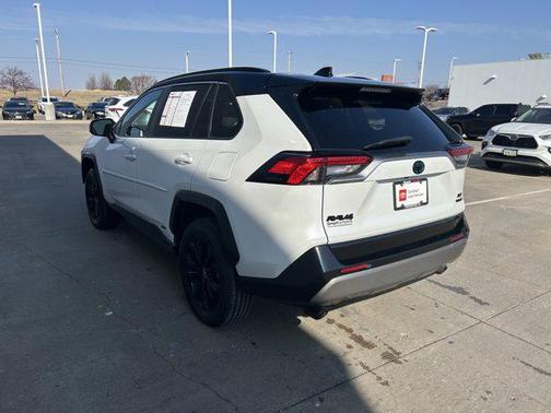 2023 Toyota RAV4 Hybrid SE