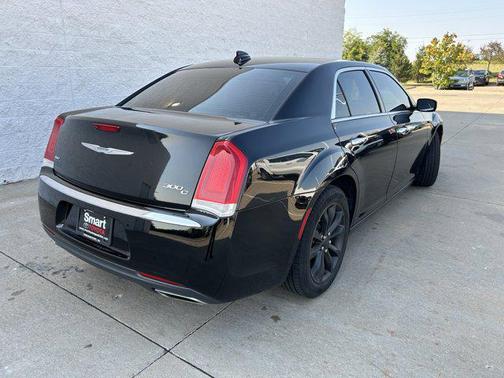 2016 Chrysler 300C Base