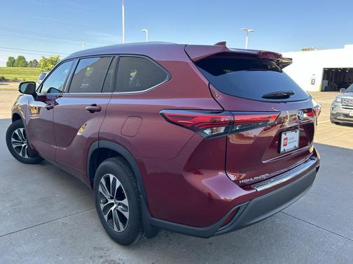 Pearl 2020 Toyota Highlander XLE