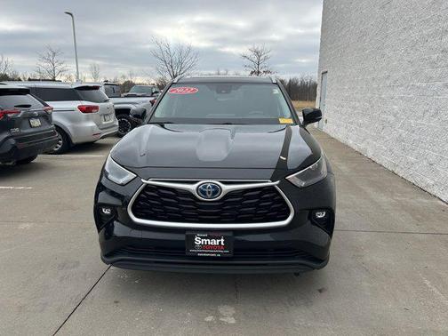2022 Toyota Highlander Hybrid XLE
