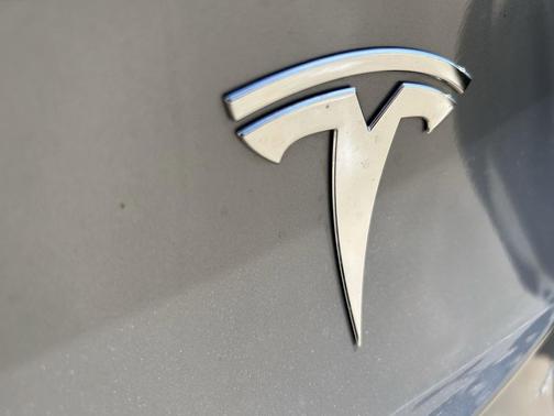 Silver 2025 Tesla Model Y Long Range