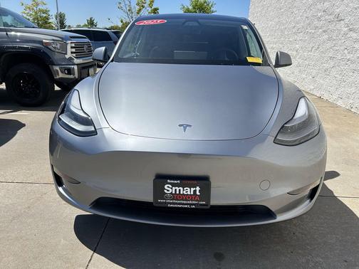 Silver 2025 Tesla Model Y Long Range