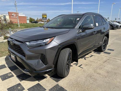 2025 Toyota RAV4 Hybrid SE