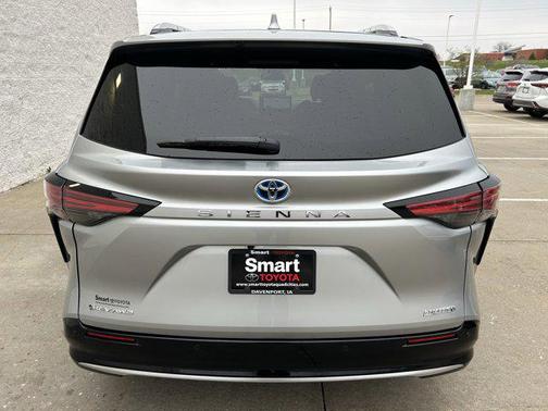 Celestial Silver Metallic 2025 Toyota Sienna Limited