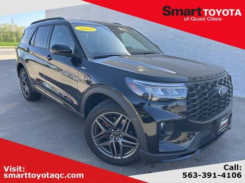 Black Metallic 2025 Ford Explorer ST-Line