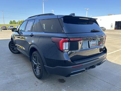 Black Metallic 2025 Ford Explorer ST-Line