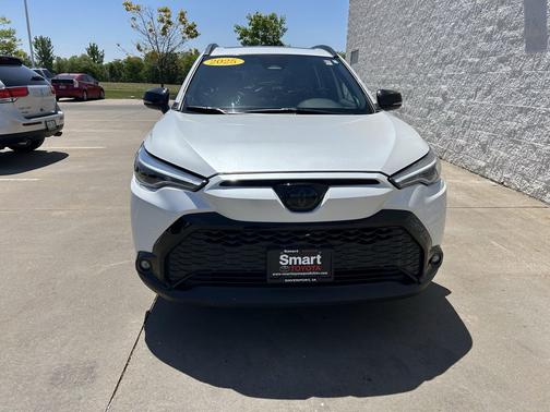 Pearl 2025 Toyota Corolla Hybrid SE
