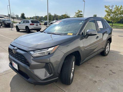 2022 Toyota RAV4 XLE