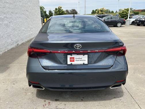 Harbor Gray Metallic 2019 Toyota Avalon XLE