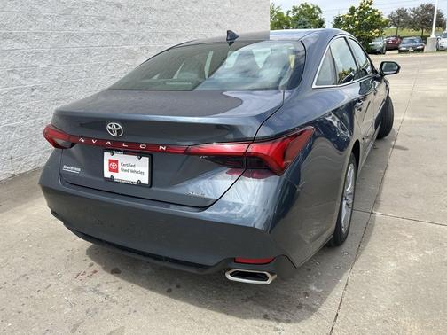 Harbor Gray Metallic 2019 Toyota Avalon XLE