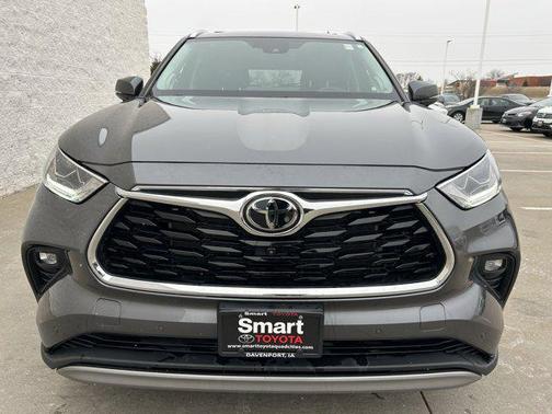 2023 Toyota Highlander Platinum