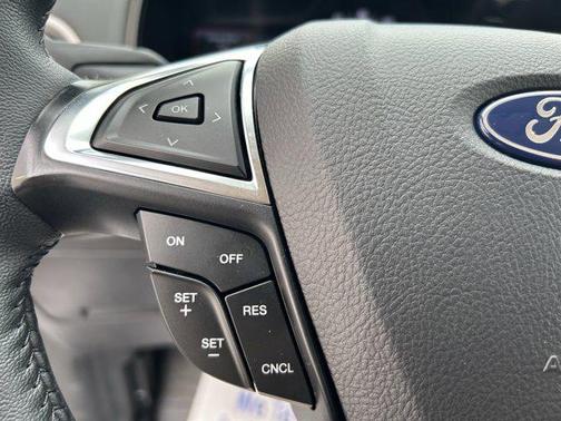 Oxford White 2024 Ford Edge SEL