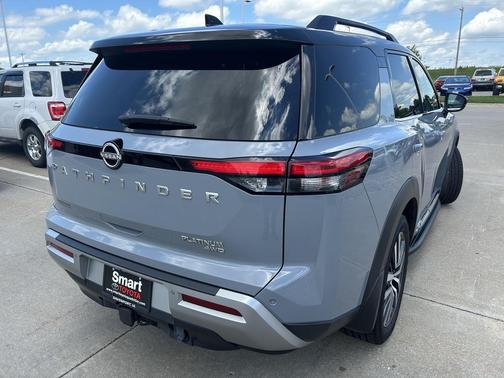 Solid Gray/Super Black 2022 Nissan Pathfinder Platinum