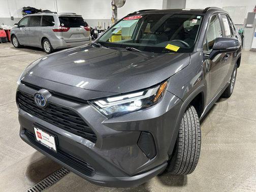 2022 Toyota RAV4 Hybrid XLE