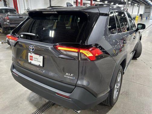 2022 Toyota RAV4 Hybrid XLE