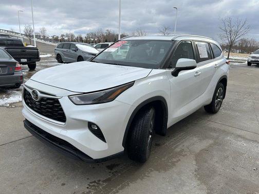 2023 Toyota Highlander XLE