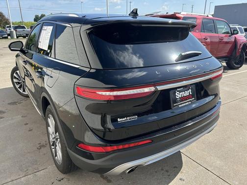 Black Metallic 2022 Lincoln Corsair Reserve