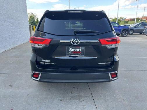 Midnight Black Metallic 2017 Toyota Highlander Limited