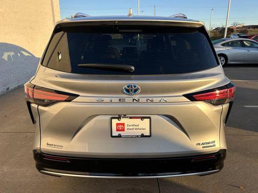 2024 Toyota Sienna Platinum