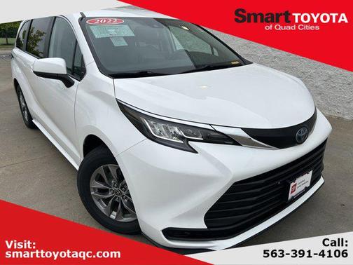 2022 Toyota Sienna LE