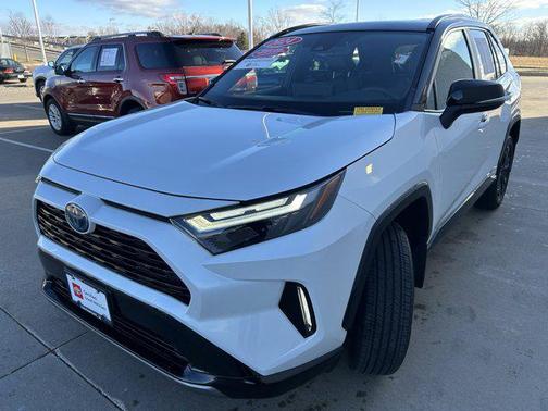 2024 Toyota RAV4 Hybrid SE